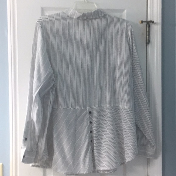 Lucky Brand size XL button down - Picture 3 of 4